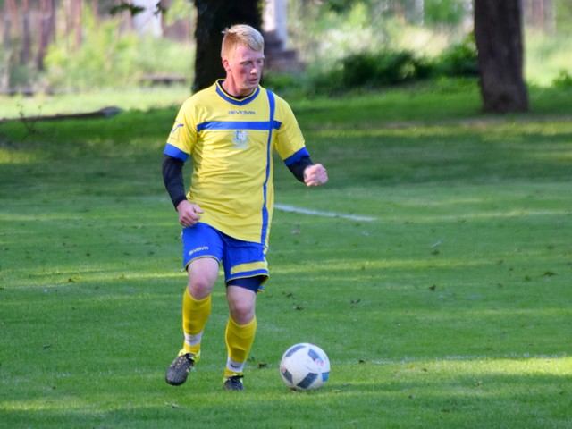 Futbal, 7. liga B: Ratnovce naložili Banke, vo Veselom divoká prestrelka