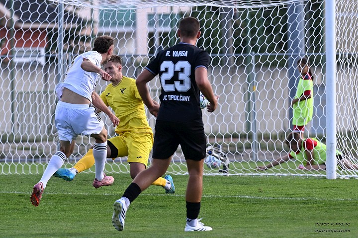 Futbal, 4. liga: Boleráz stratil dvojgólový náskok, Trebatice sú už druhé
