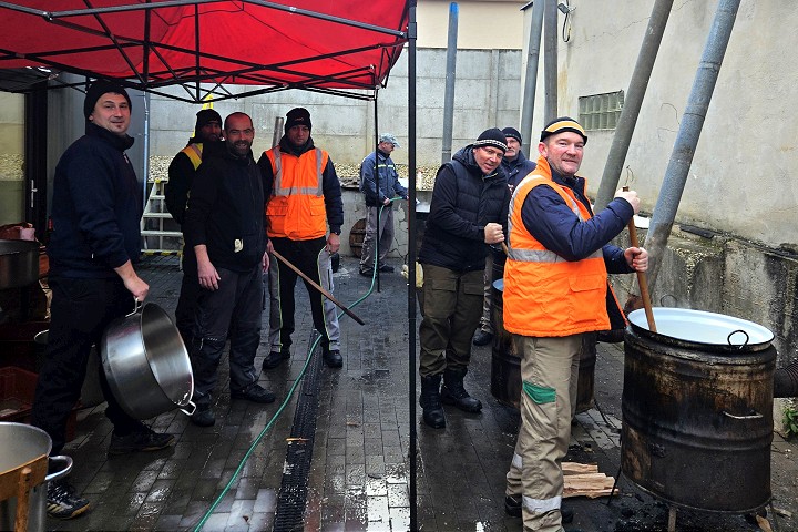 V Boleráze pripravujú tradičnú zabíjačku, chýbať nebude muzika aj niečo sladké
