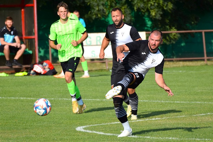 Futbal, 7. liga: Siladice dali šesť gólov, Braniša exceloval vo Zvončíne