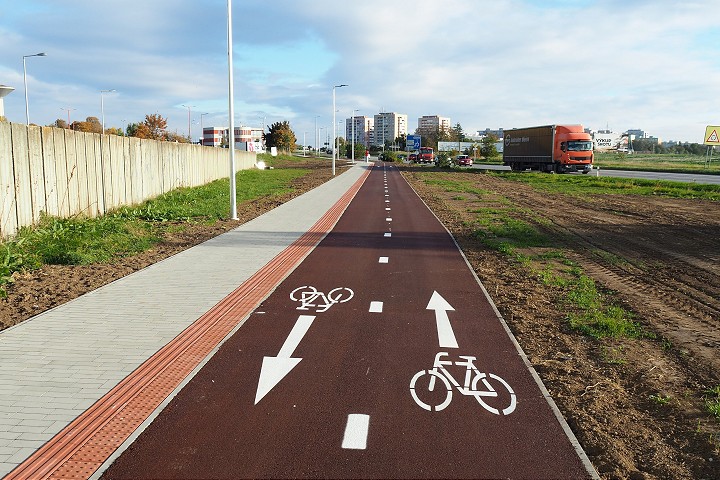 Po novej trnavskej cyklocestičke k Hrnčiarovciam už jazdia cyklisti