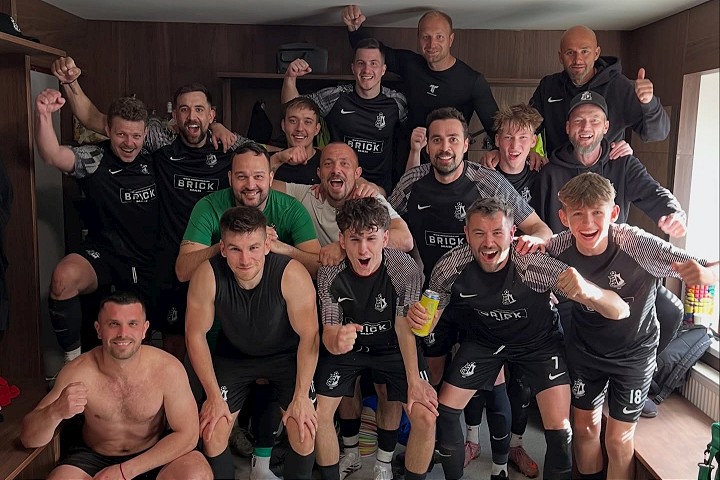 Futbal, 8. liga B: Tandlmayer dal za Brestovany 6 gólov, Zavar ide istým krokom