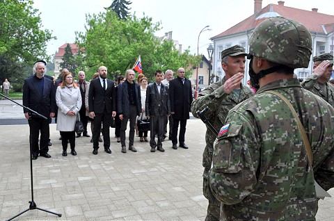 Štefánika si v Trnave uctili pri jeho najstaršej soche na Slovensku