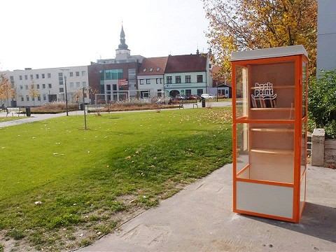 Netradičný projekt: Telefónna búdka pri Trnavskej univerzite slúži ako knižnica