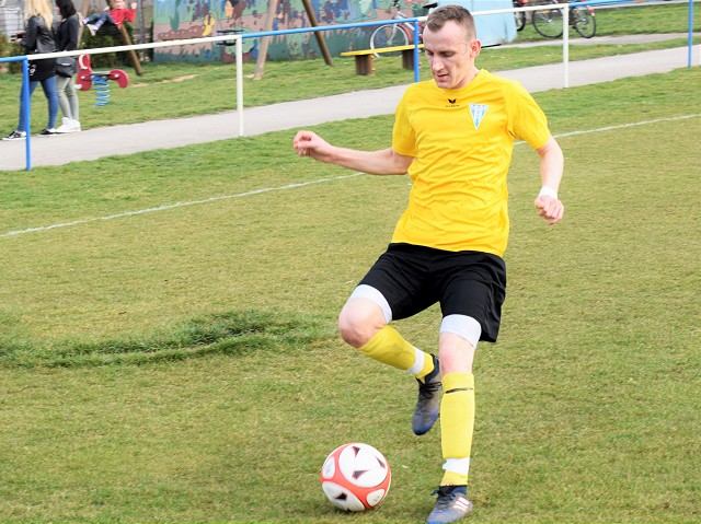 Futbal, 7. liga A: Modranka strelila Bíňovciam šesť gólov, Bučany vyhrali v Bohdanovciach