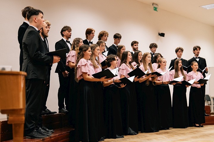 Mládežnícky spevácky zbor Cantica Nova z malého Ríma bude spievať v  Ríme