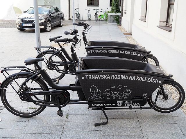 Trnavčania môžu testovať netradičné rodinné elektrobicykle