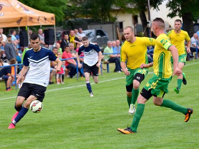 Futbal, 7. liga A: V Bučanoch rozhodla penalta, v Dolných Orešanoch padlo desať gólov