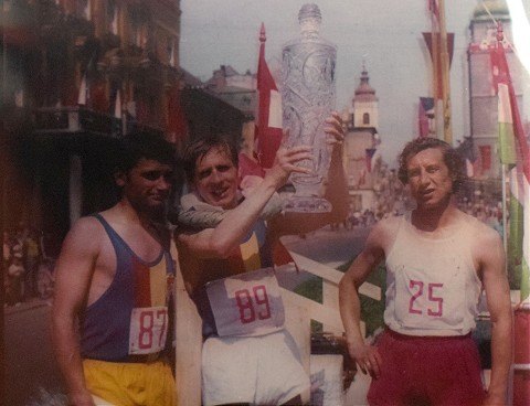 Maratónska galiba: Pohár slivkového kompótu skončil na debutantovej hlave!