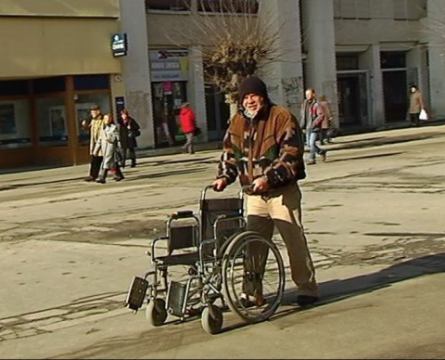 VIDEO: Chromého postavili na nohy, mŕtveho oživili