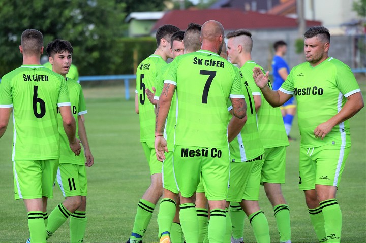 Futbal, 6. liga: Zeleneč zdolal Majcichov, na čelo tabuľky sa dostal Cífer