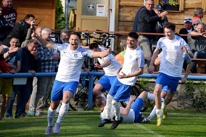 Futbal, 5. a 6. liga: Cífer urobil rázny krok k postupu, Hlohovec nestačil na lídra
