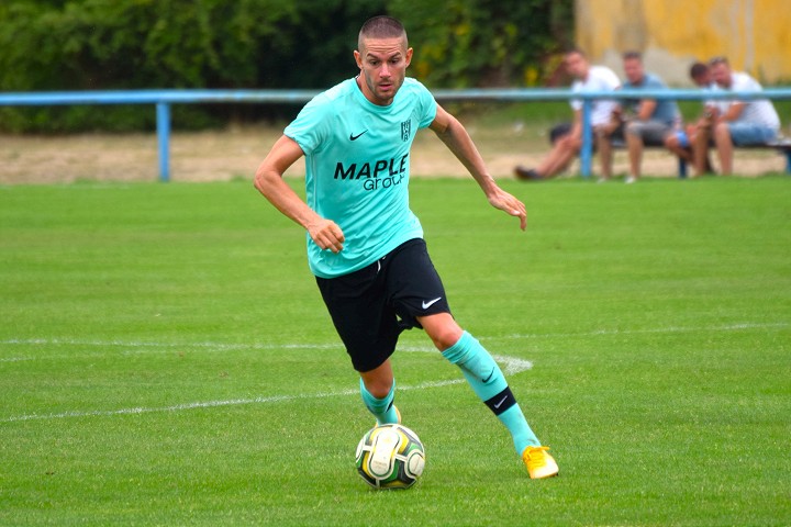 Futbal, 9. liga: Béčko Cífera novým lídrom, Naháč porazil Pečeňady