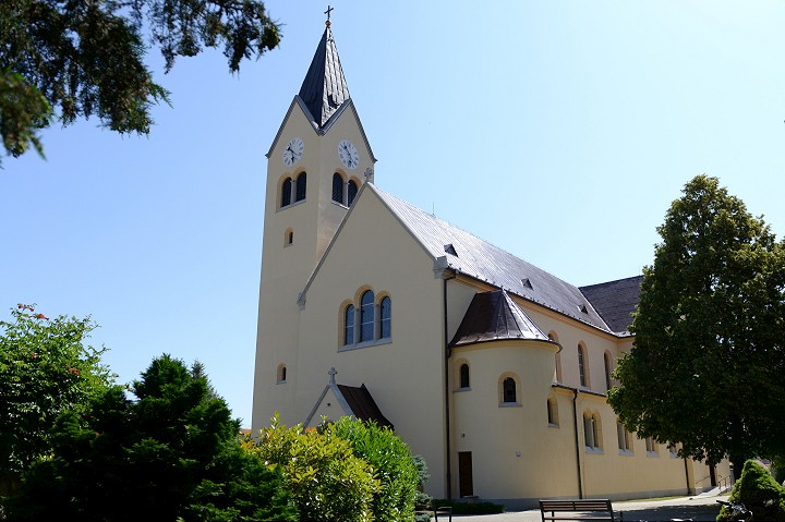 V Cíferi stojí v poradí tretí kostol, oslávili jeho okrúhle jubileum