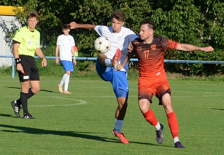 Futbal, 5. a 6. liga: Vrbové a Cífer vyhrali, držia sa na špici