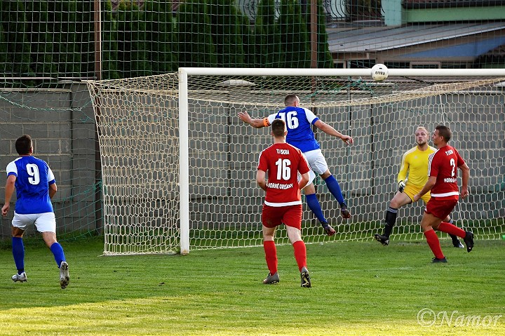 Futbal, 6. liga: Bučany otočili zápas s Hornými Orešanmi, Zavar zaskočil Majcichov
