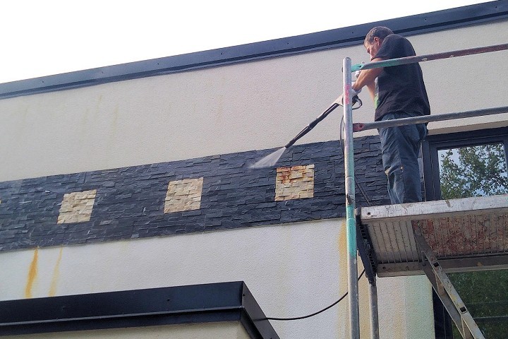 Nie príliš častý, ale o to dôležitejší úkon údržby rodinného domu