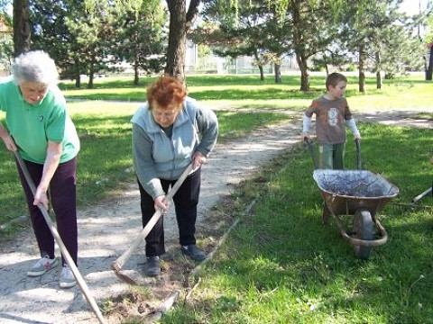 Urobte si poriadok vo svojom okolí. Pomôcky a vrecia dá radnica