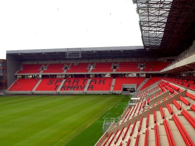 S Ajaxom pricestujú do Trnavy aj Ronald de Boer či Sjaak Swart, s Paranaense i útočník Cleo