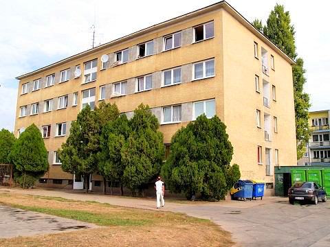 Psychopat z Coburgovej si urobil z ľudí živé terče. Strieľa po nich z pištole!