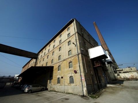 Poslanci budú rokovať o budúcnosti cukrovaru aj Sibírskej ulice