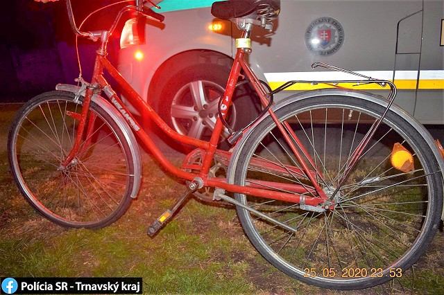 V Dolných Zeleniciach zrazil vodič cyklistu, z miesta nehody ušiel