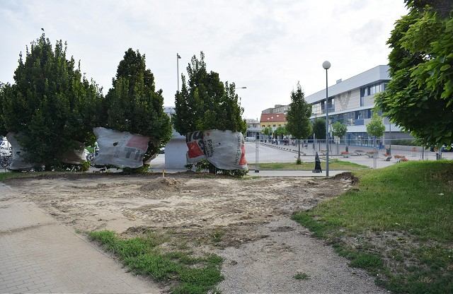 Pri železničnej stanici začínajú stavať vežu pre parkovanie bicyklov