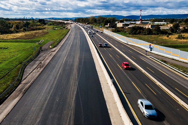 Plánovaná uzávierka D1 do Bratislavy sa pre nepriaznivú predpoveď počasia odkladá