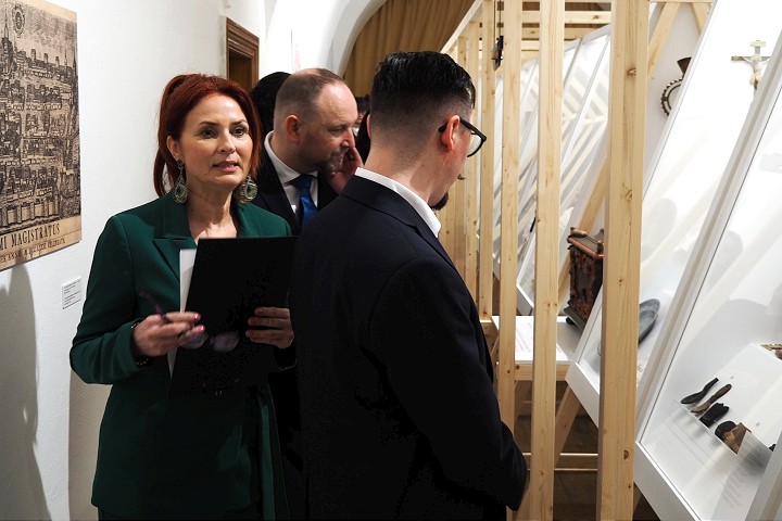 Katov meč, kostra človeka, richtárske žezlo: V múzeu vystavujú Dejiny Trnavy
