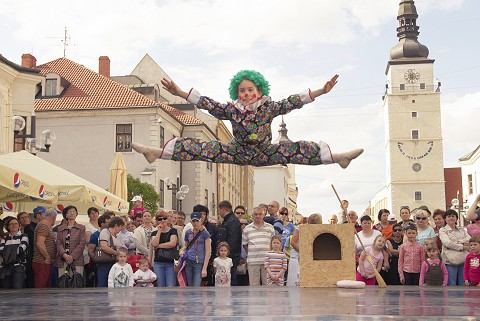V Trnave oslávili Medzinárodný deň tanca stovky ľudí