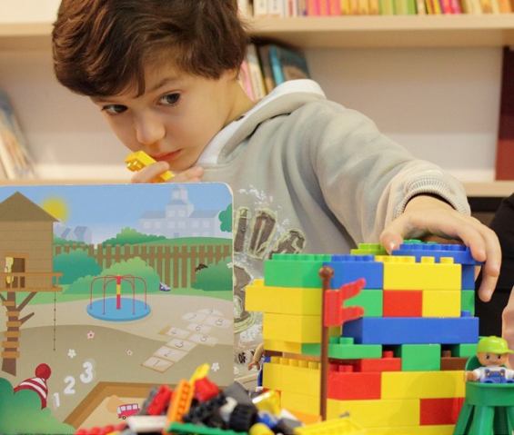 Letný tábor pre deti? Vo Fabričke ponúkajú výnimočné leto s LEGOM a angličtinou