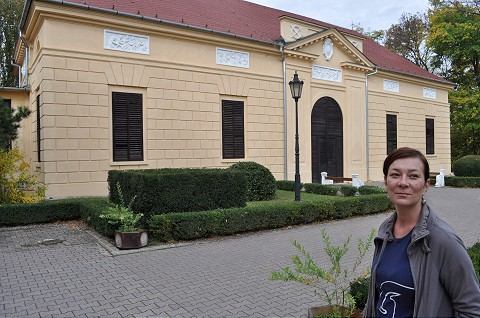 Empírové divadlo v Hlohovci sa stalo terčom útokov vandalov