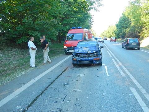 Nehoda medzi Trnavou a Bučanmi si vyžiadala jedného zraneného
