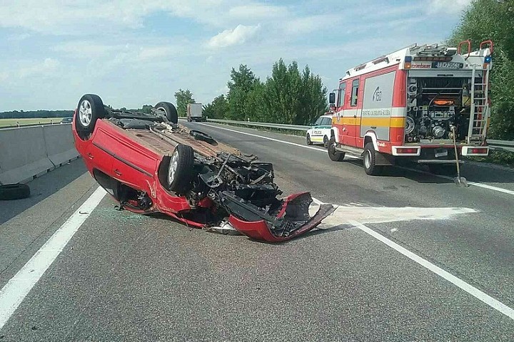Hasiči zasahovali pri nehodách na diaľnici aj pri požiari klimatizácie v Trnave