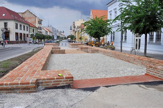 FOTO: Takto sa pracovalo na Dolnej bráne. Bročka verí, že raz bude stáť celá