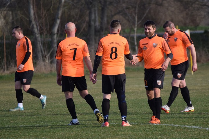 Futbal, 9. liga: Dolný Lopašov a Šulekovo si body podelili, postupujú obaja