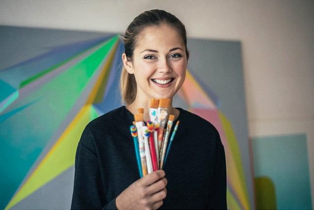 Trnavčanka Dominika Žáková vystavuje svoje maľby v kníhkupectve