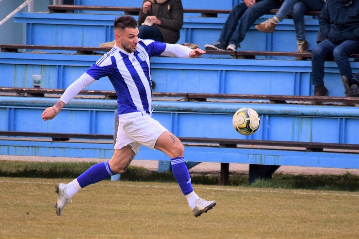 Futbal, 6. liga: Horné Orešany dali Drahovciam 6 gólov, Cífer zdolal Kátlovce