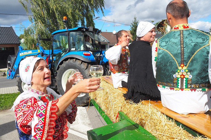 V Suchej nad Parnou budú dožinky, obcou pôjde alegorický sprievod