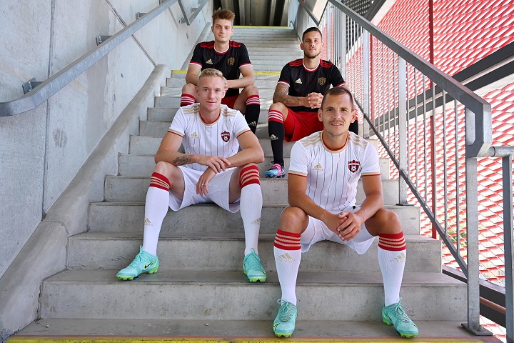 Spartak rokuje o zotrvaní Ristovskeho a príchode Škrtela. Andeli ukázali aj nové dresy
