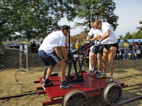 Pred storočnou jednokoľajkou dali poslanci prednosť novej cyklotrase