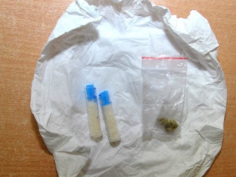 Ani tvrdé palety neodrádzajú dílerov drog od trestnej činnosti