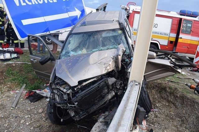 Vážna nehoda pri Vlčkovciach: Úlohu pri havárii zrejme zohrala únava