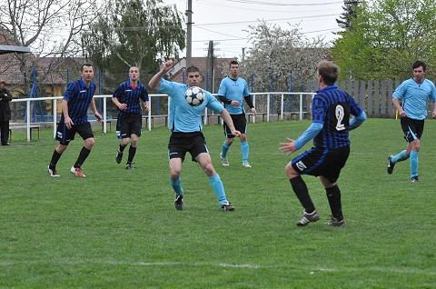 Futbal, III. trieda A: Slávia opäť zakopla, v Naháči sa nedohralo