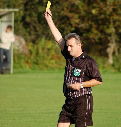 Rozhodca Slíž prišiel za niekoľko dní o všetky vlasy