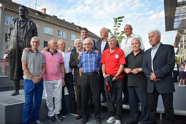 Rok 2016 v skratke (3. štvrťrok): Odhalili sochu Malatinského, Trnavu obsadili Angličania