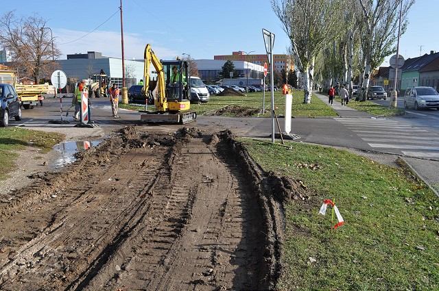 Na Rybníkovej ulici začali stavať cyklochodník, má byť hotový v rekordnom čase