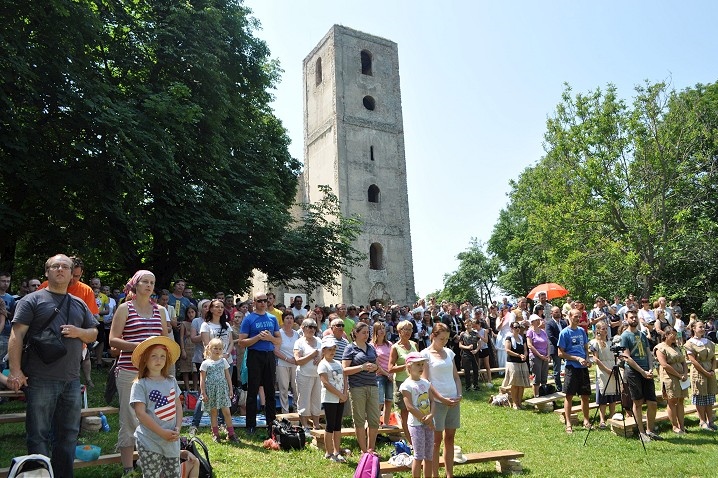 Dobrovoľníci na Katarínke počas leta  pomôžu archeológom, budú aj murovať
