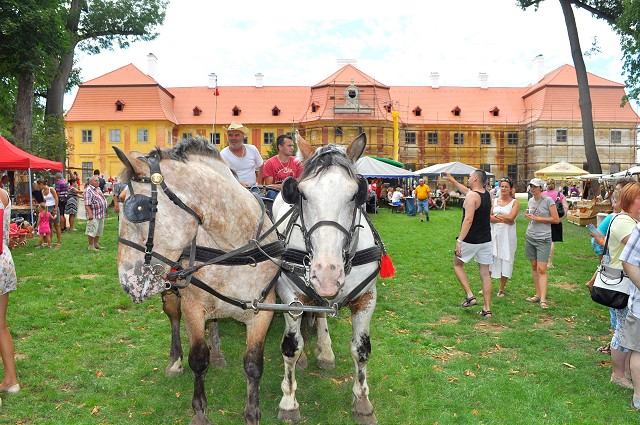 FOTO: V chtelnickom kaštieli pripomenuli slávnosťami bohatú históriu obce