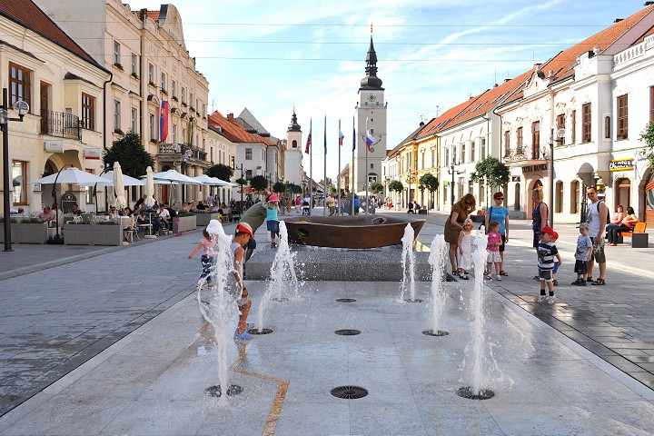 Kráľovskú fontánu na Hlavnej ulici má nahradiť nová, Trnava hľadá najlepší návrh